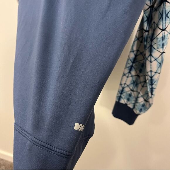 Ariat Women's Carlsbad Hoodie ARIAT TEK Size Small cold series indigo fade - Picture 8 of 12